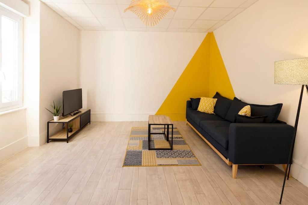 Le Cosy C - T2 Tout Equipe - Centre-Ville Gare Montluçon Dış mekan fotoğraf