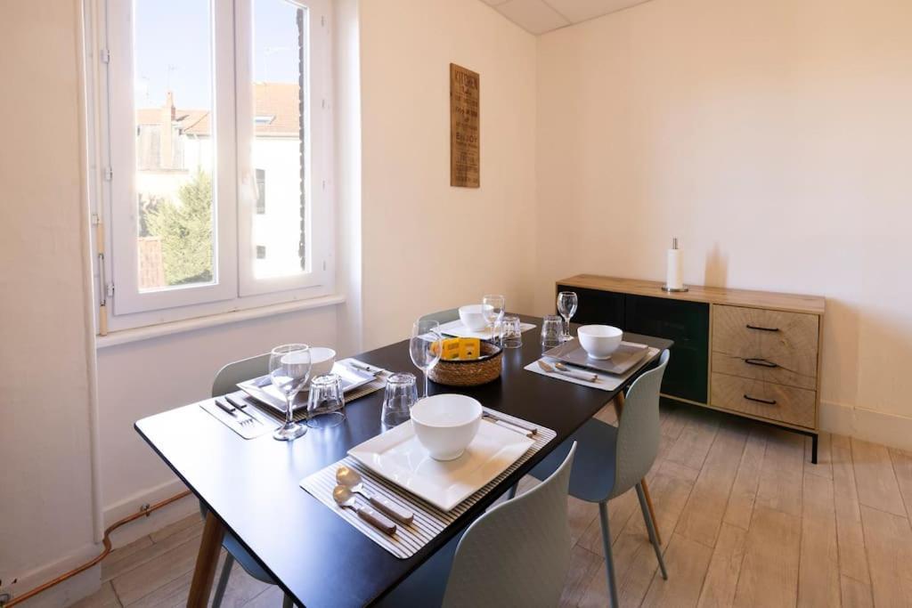 Le Cosy C - T2 Tout Equipe - Centre-Ville Gare Montluçon Dış mekan fotoğraf
